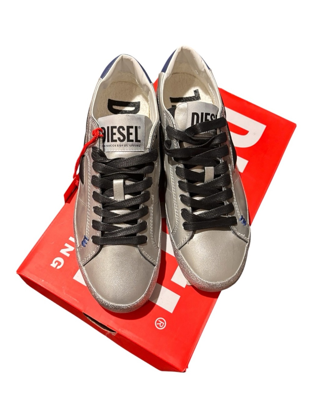 Diesel Metallic Silver Low-Top Sneakers with Black Laces